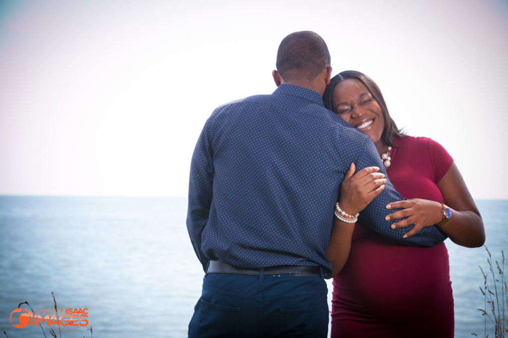 Maternity Photo pregnant lady laughing