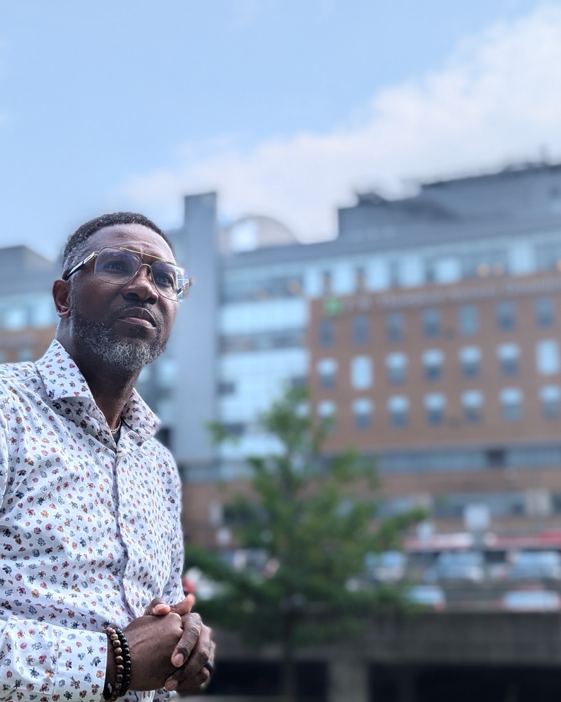 Corporate event photographer Toronto — Sheldon Isaac outside Sunnybrook Health Sciences Centre